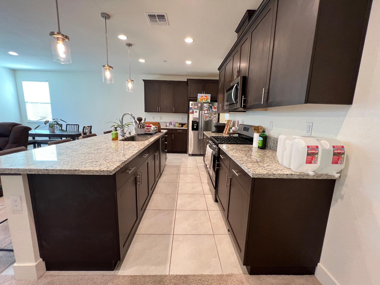 Detail Gallery Image 19 of 51 For 1460 Waterwheel Ln, Hollister,  CA 95023 - 3 Beds | 2 Baths