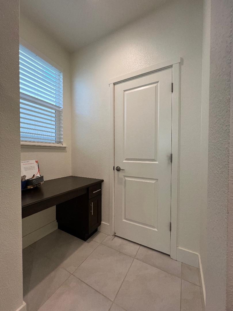 Detail Gallery Image 22 of 51 For 1460 Waterwheel Ln, Hollister,  CA 95023 - 3 Beds | 2 Baths