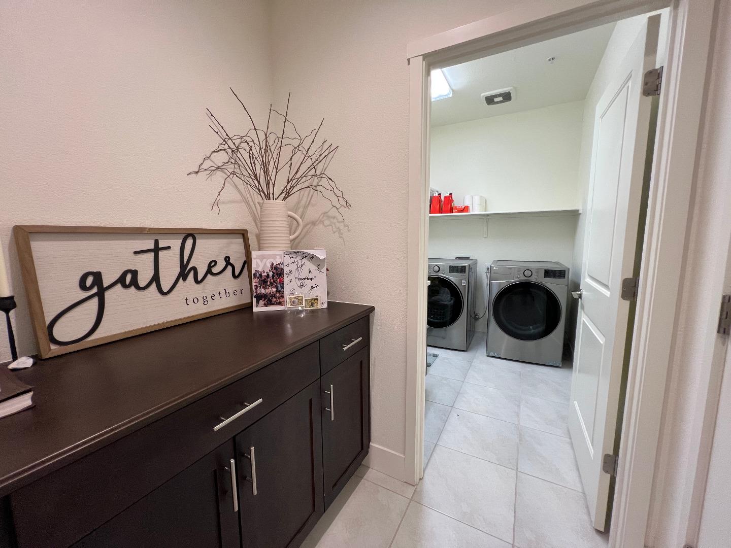 Detail Gallery Image 23 of 51 For 1460 Waterwheel Ln, Hollister,  CA 95023 - 3 Beds | 2 Baths