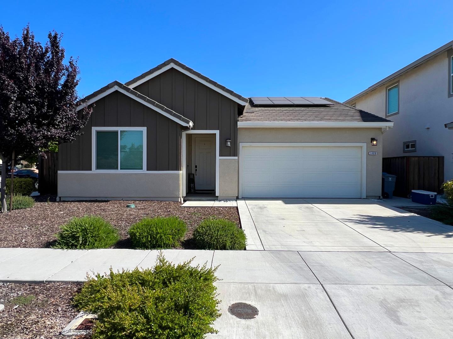 Detail Gallery Image 3 of 51 For 1460 Waterwheel Ln, Hollister,  CA 95023 - 3 Beds | 2 Baths