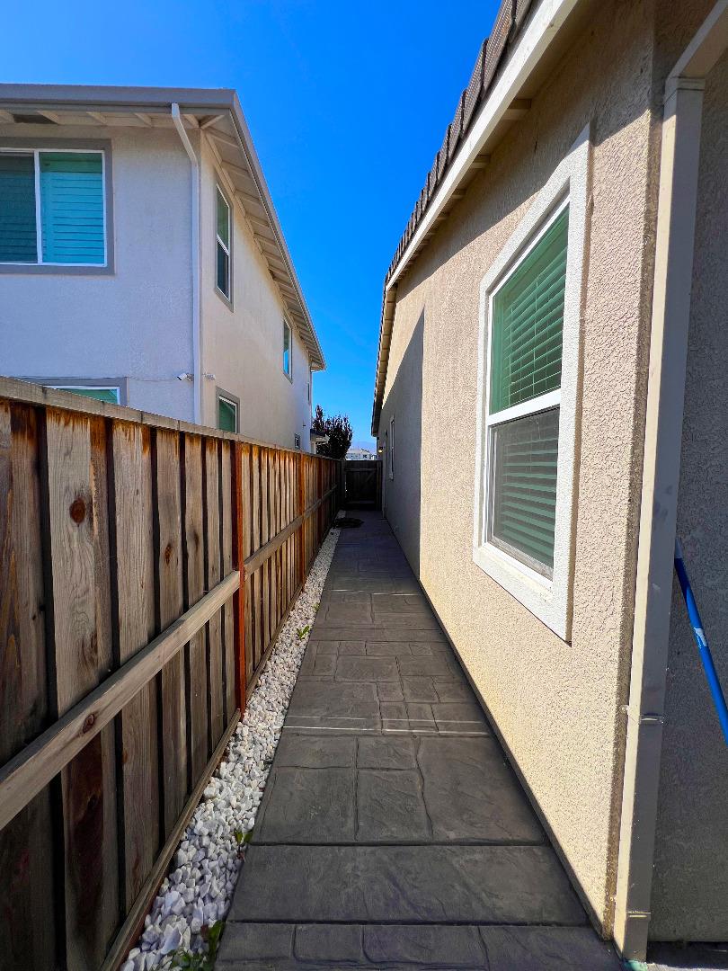 Detail Gallery Image 30 of 51 For 1460 Waterwheel Ln, Hollister,  CA 95023 - 3 Beds | 2 Baths