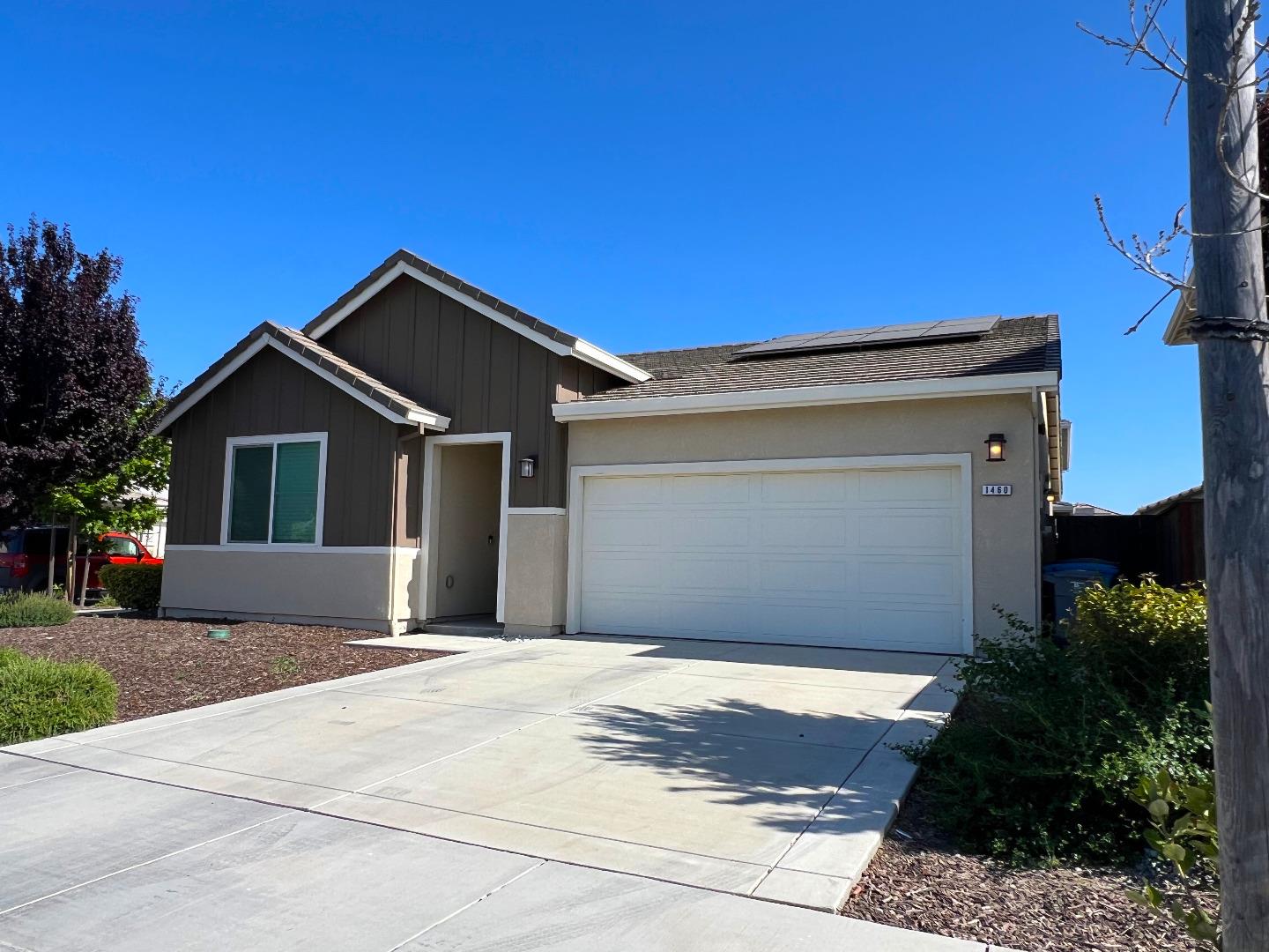 Detail Gallery Image 4 of 51 For 1460 Waterwheel Ln, Hollister,  CA 95023 - 3 Beds | 2 Baths