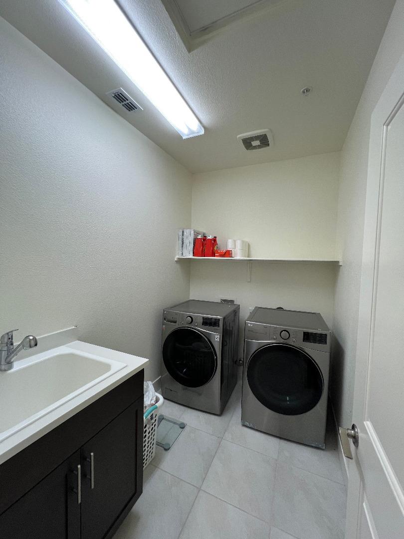 Detail Gallery Image 44 of 51 For 1460 Waterwheel Ln, Hollister,  CA 95023 - 3 Beds | 2 Baths