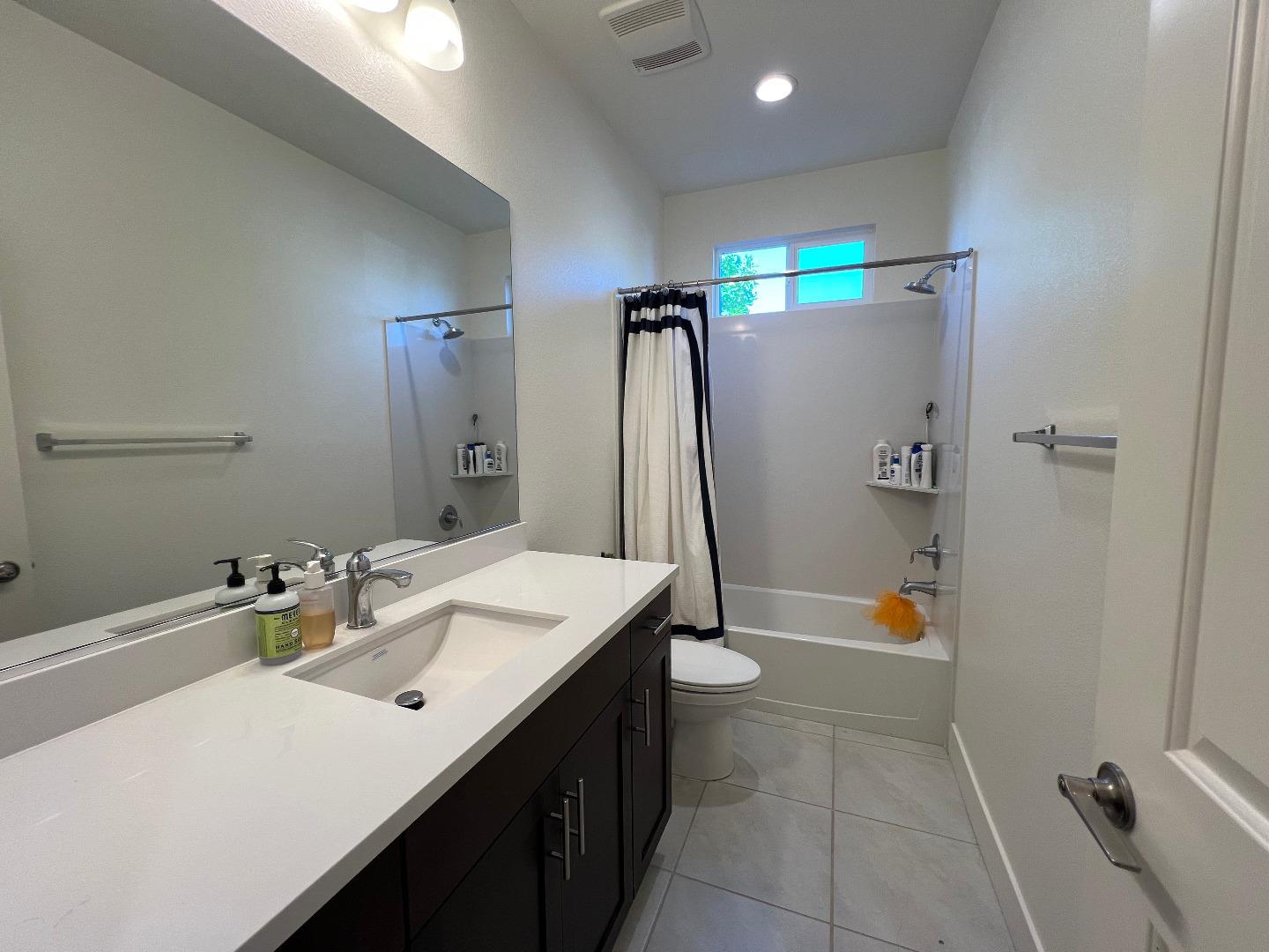 Detail Gallery Image 46 of 51 For 1460 Waterwheel Ln, Hollister,  CA 95023 - 3 Beds | 2 Baths