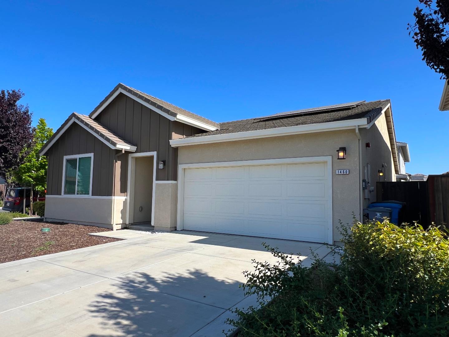 Detail Gallery Image 5 of 51 For 1460 Waterwheel Ln, Hollister,  CA 95023 - 3 Beds | 2 Baths
