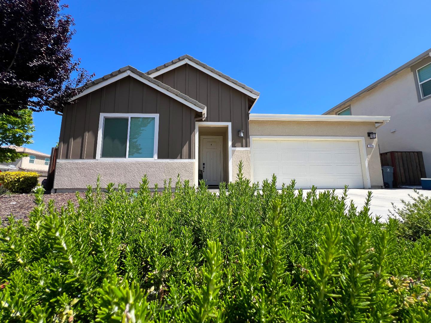 Detail Gallery Image 6 of 51 For 1460 Waterwheel Ln, Hollister,  CA 95023 - 3 Beds | 2 Baths
