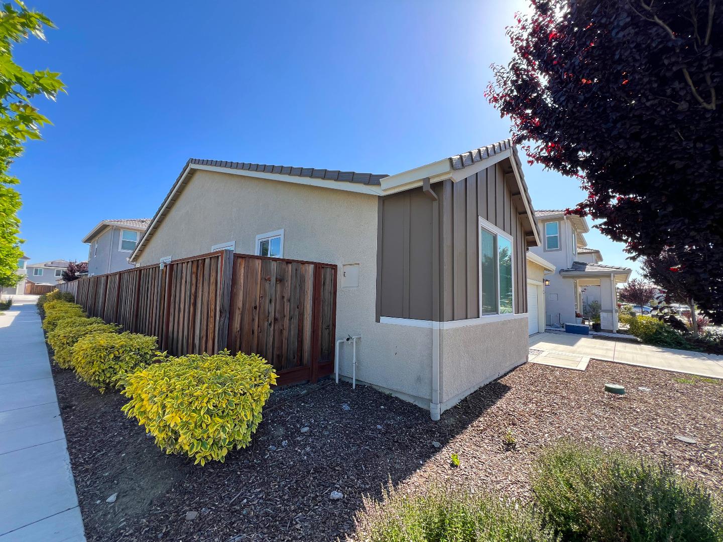 Detail Gallery Image 7 of 51 For 1460 Waterwheel Ln, Hollister,  CA 95023 - 3 Beds | 2 Baths