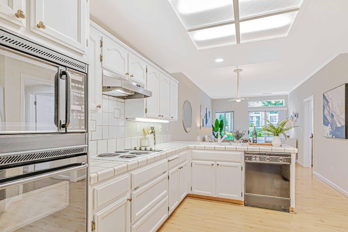 Detail Gallery Image 13 of 50 For 7798 Prestwick Cir, San Jose,  CA 95135 - 2 Beds | 2 Baths