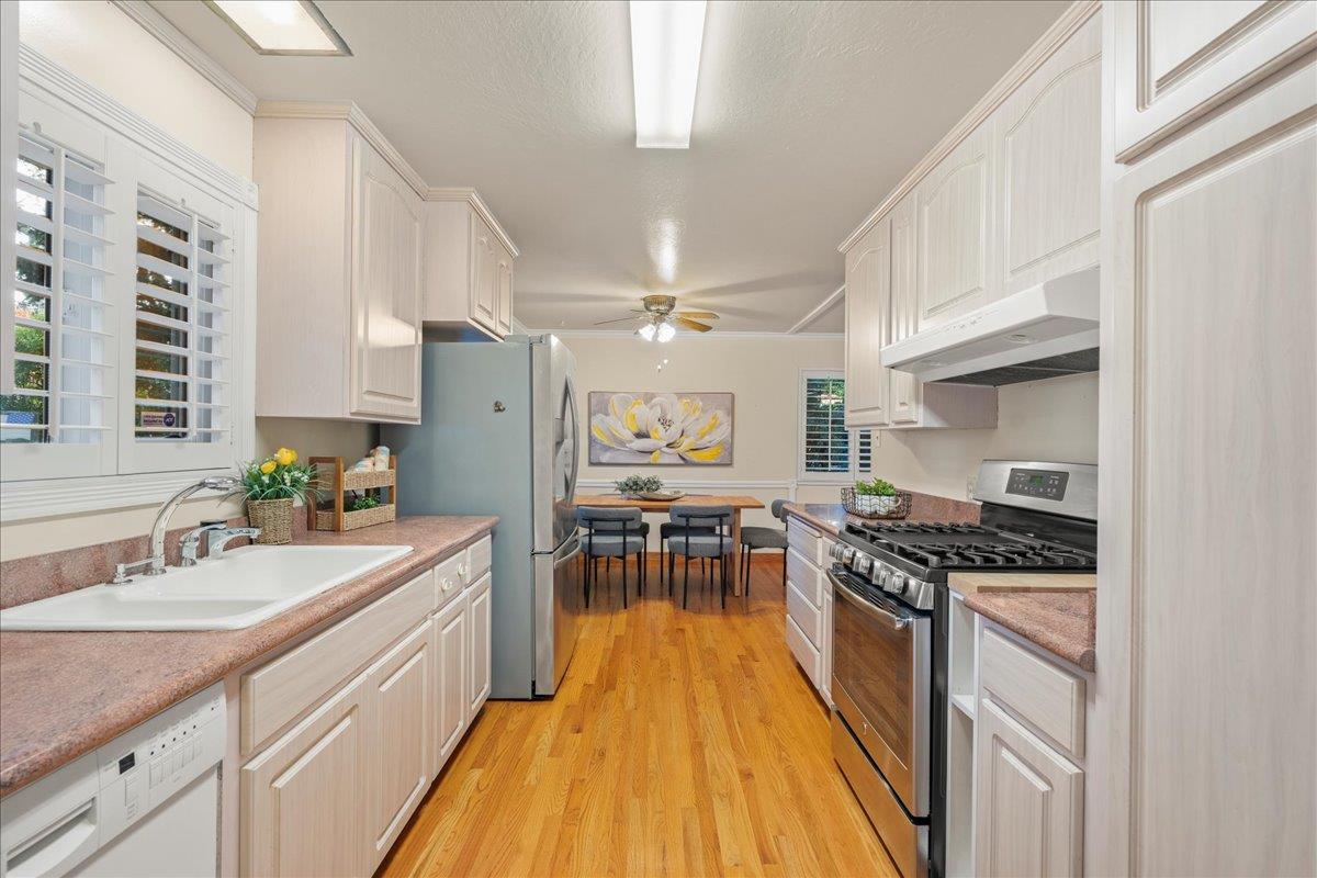 Detail Gallery Image 15 of 32 For 337 Roble Ave, Redwood City,  CA 94061 - 3 Beds | 1 Baths