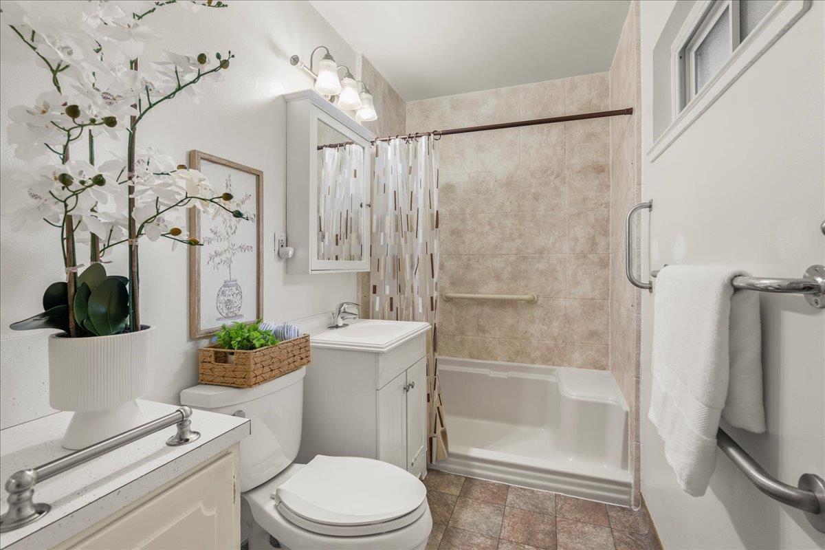 Detail Gallery Image 17 of 32 For 337 Roble Ave, Redwood City,  CA 94061 - 3 Beds | 1 Baths