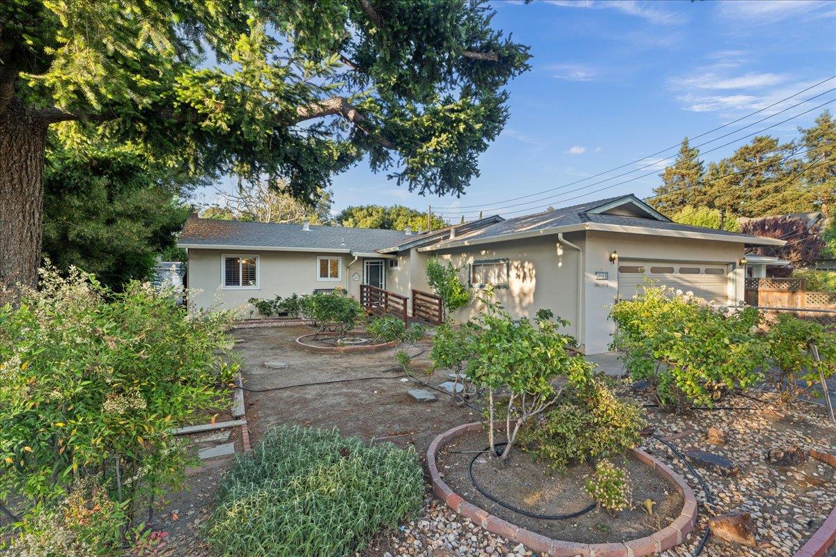 Detail Gallery Image 2 of 32 For 337 Roble Ave, Redwood City,  CA 94061 - 3 Beds | 1 Baths