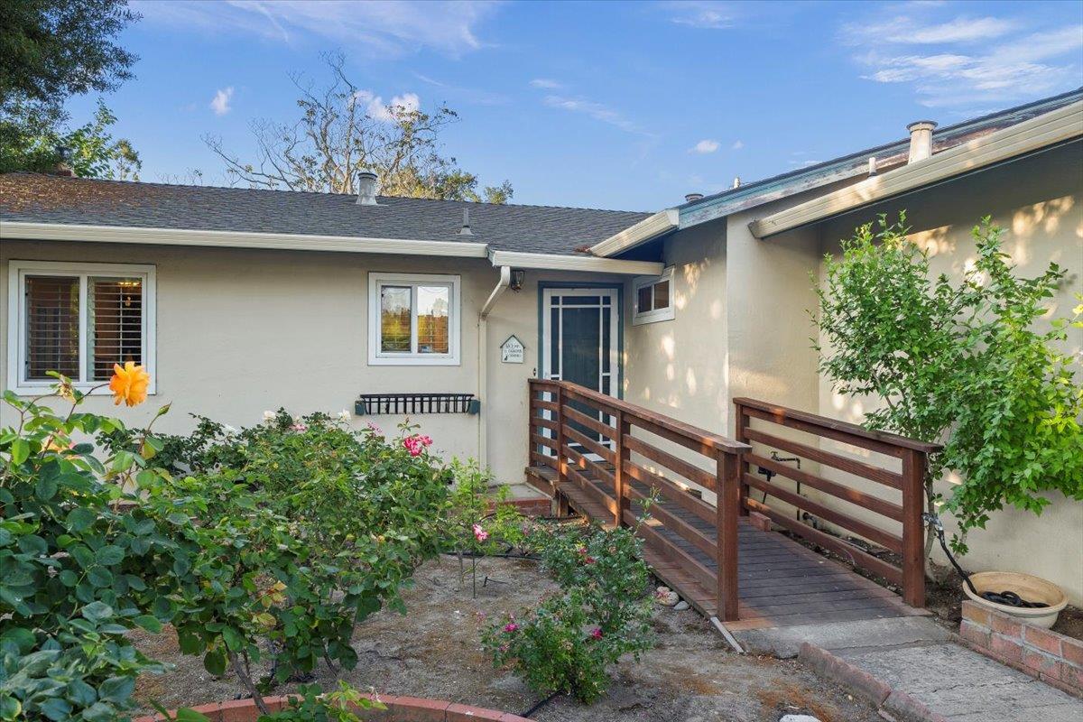 Detail Gallery Image 5 of 32 For 337 Roble Ave, Redwood City,  CA 94061 - 3 Beds | 1 Baths