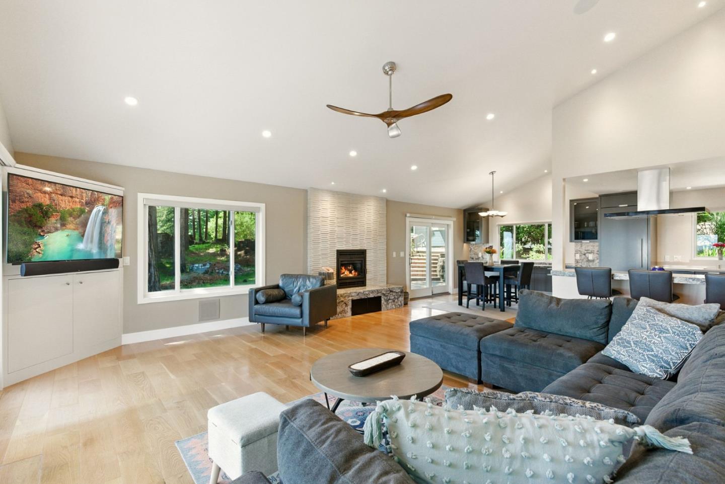 Detail Gallery Image 11 of 115 For 132 Pax Place Ct, Aptos,  CA 95003 - 3 Beds | 3 Baths