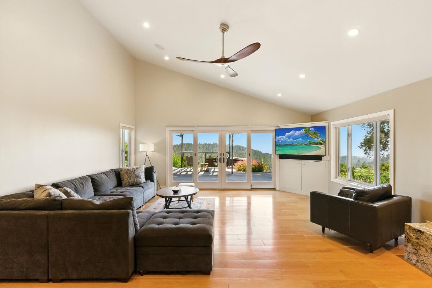 Detail Gallery Image 12 of 115 For 132 Pax Place Ct, Aptos,  CA 95003 - 3 Beds | 3 Baths