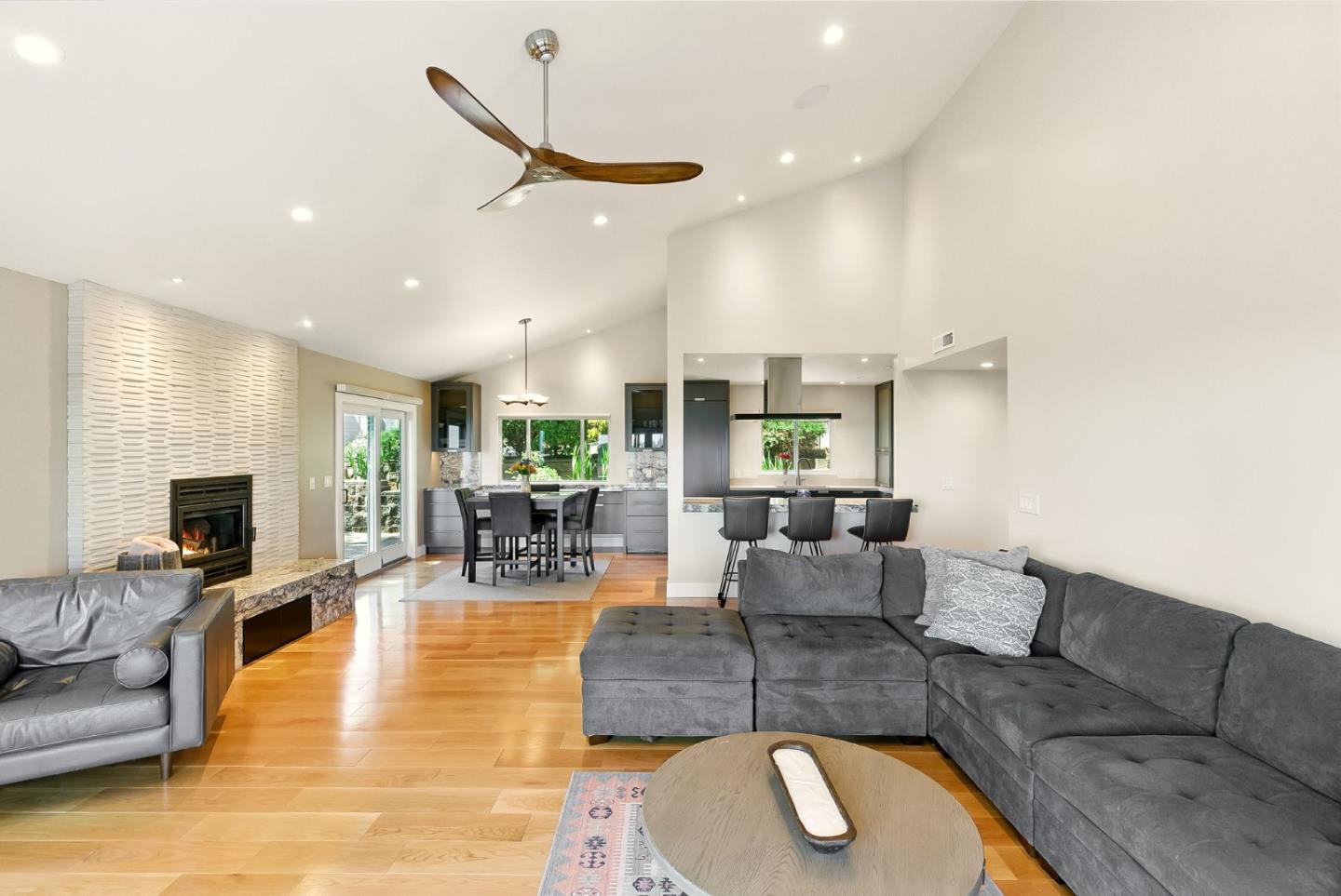 Detail Gallery Image 13 of 115 For 132 Pax Place Ct, Aptos,  CA 95003 - 3 Beds | 3 Baths