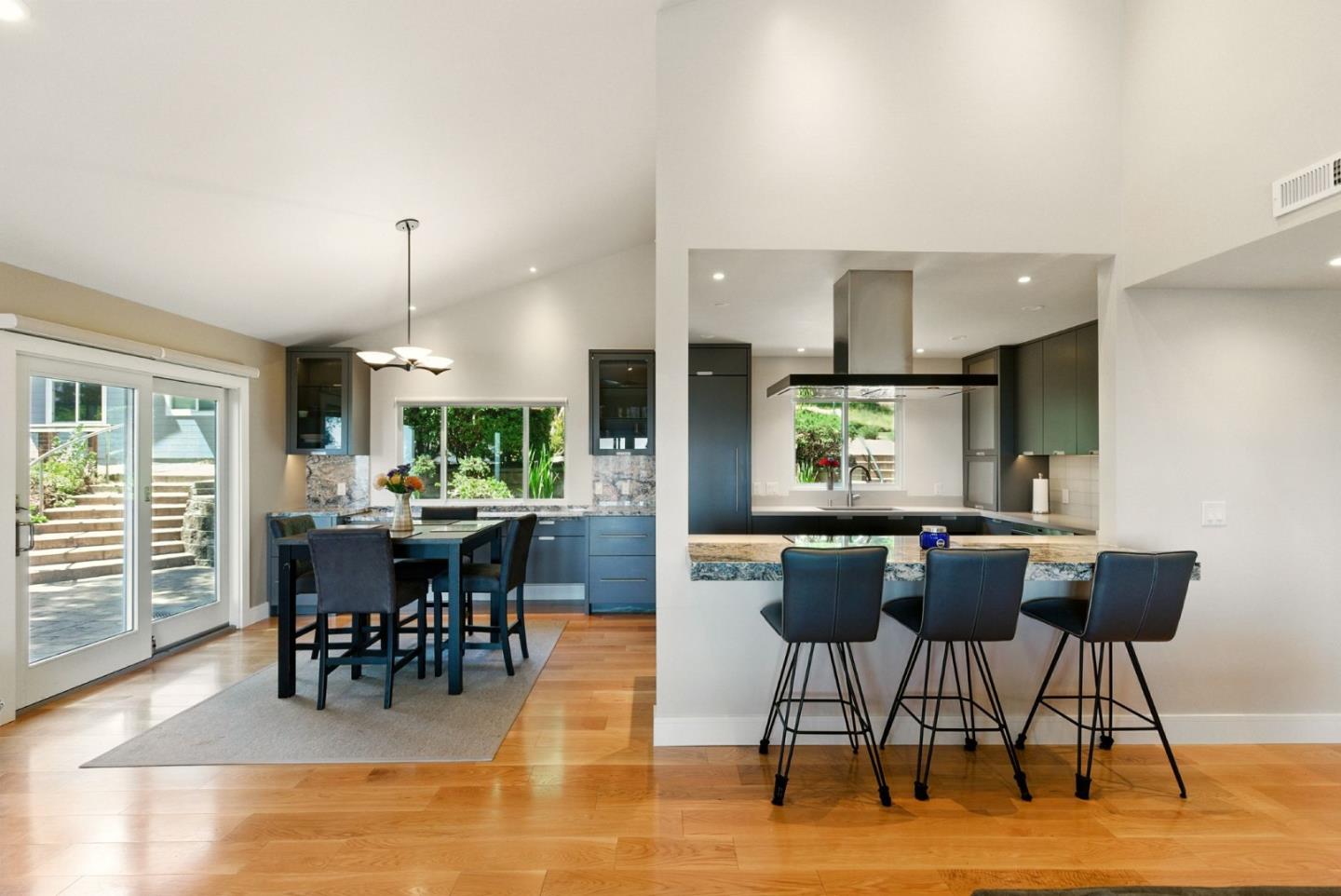 Detail Gallery Image 16 of 115 For 132 Pax Place Ct, Aptos,  CA 95003 - 3 Beds | 3 Baths