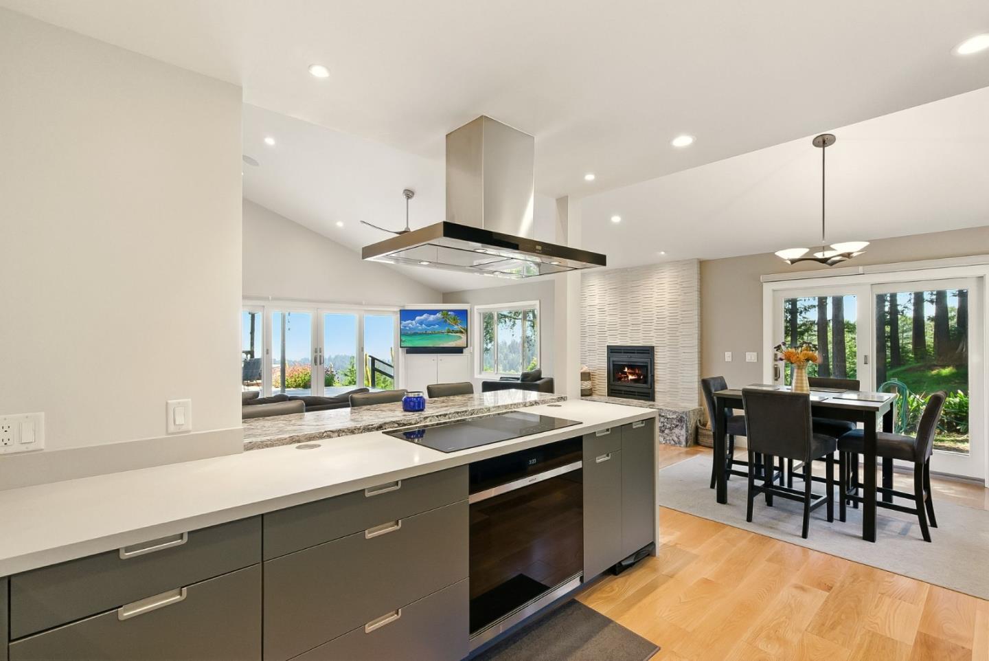 Detail Gallery Image 17 of 115 For 132 Pax Place Ct, Aptos,  CA 95003 - 3 Beds | 3 Baths