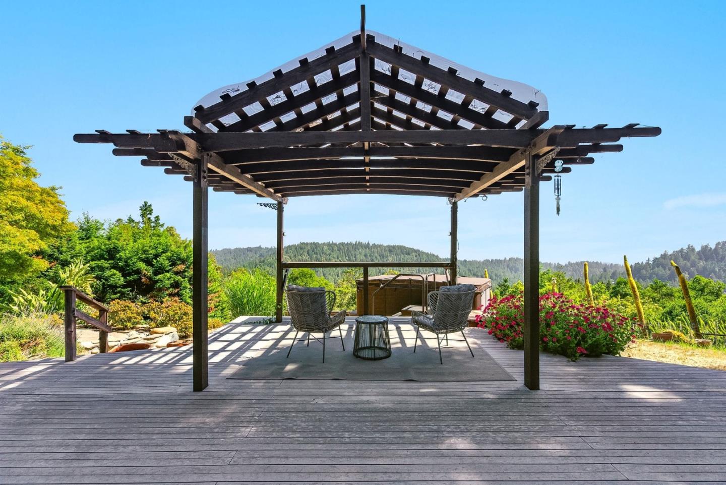 Detail Gallery Image 5 of 115 For 132 Pax Place Ct, Aptos,  CA 95003 - 3 Beds | 3 Baths
