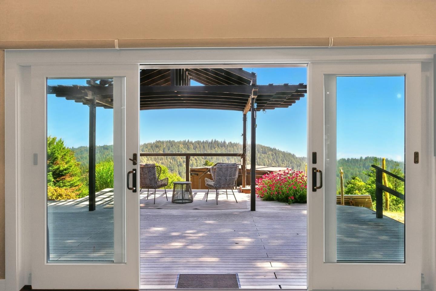 Detail Gallery Image 7 of 115 For 132 Pax Place Ct, Aptos,  CA 95003 - 3 Beds | 3 Baths