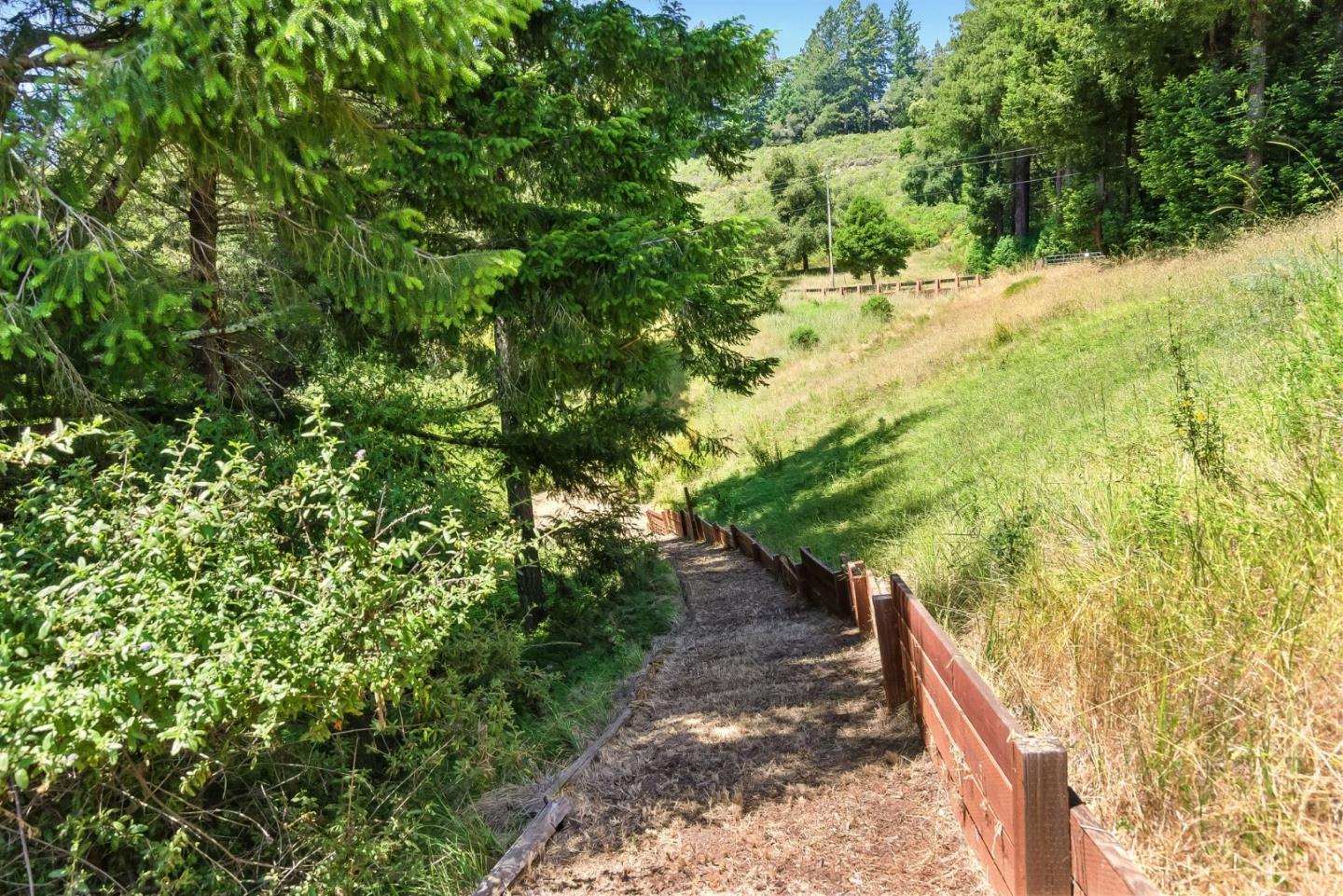 Detail Gallery Image 93 of 115 For 132 Pax Place Ct, Aptos,  CA 95003 - 3 Beds | 3 Baths