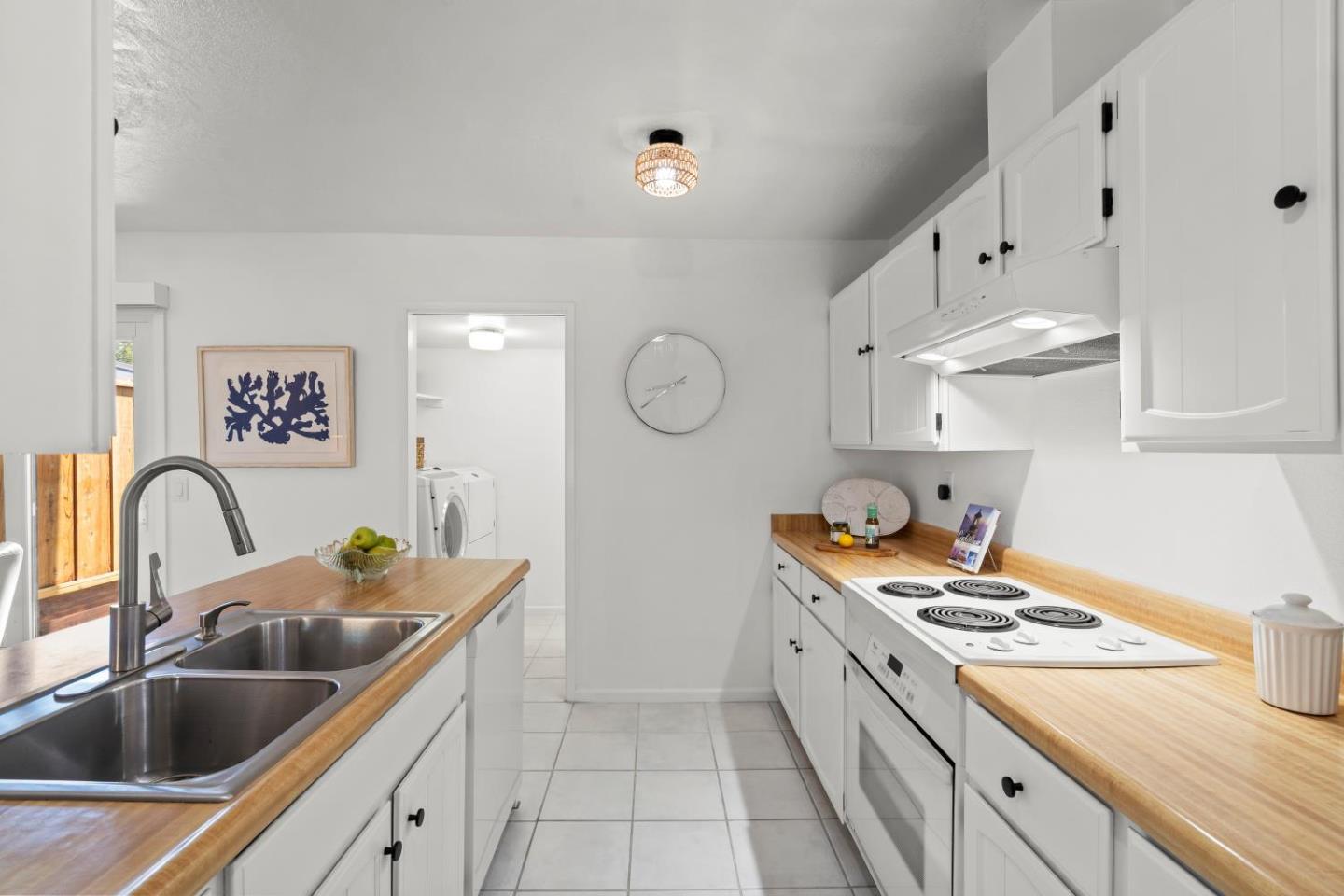 Detail Gallery Image 11 of 29 For 155 Peach Ter, Santa Cruz,  CA 95060 - 2 Beds | 1/1 Baths