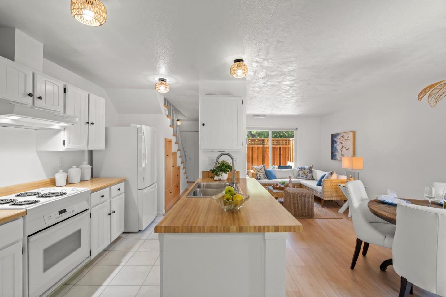 Detail Gallery Image 12 of 29 For 155 Peach Ter, Santa Cruz,  CA 95060 - 2 Beds | 1/1 Baths
