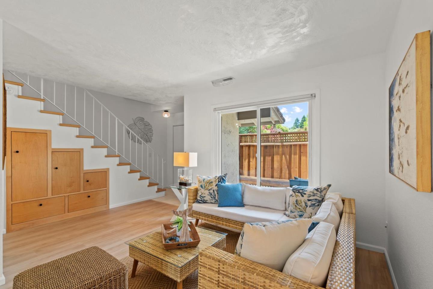 Detail Gallery Image 6 of 29 For 155 Peach Ter, Santa Cruz,  CA 95060 - 2 Beds | 1/1 Baths