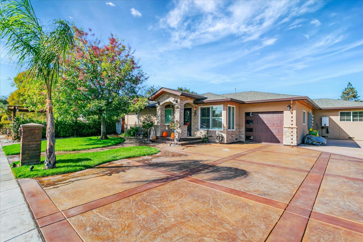 Detail Gallery Image 2 of 48 For 105 Sanchez Dr, Morgan Hill,  CA 95037 - – Beds | – Baths