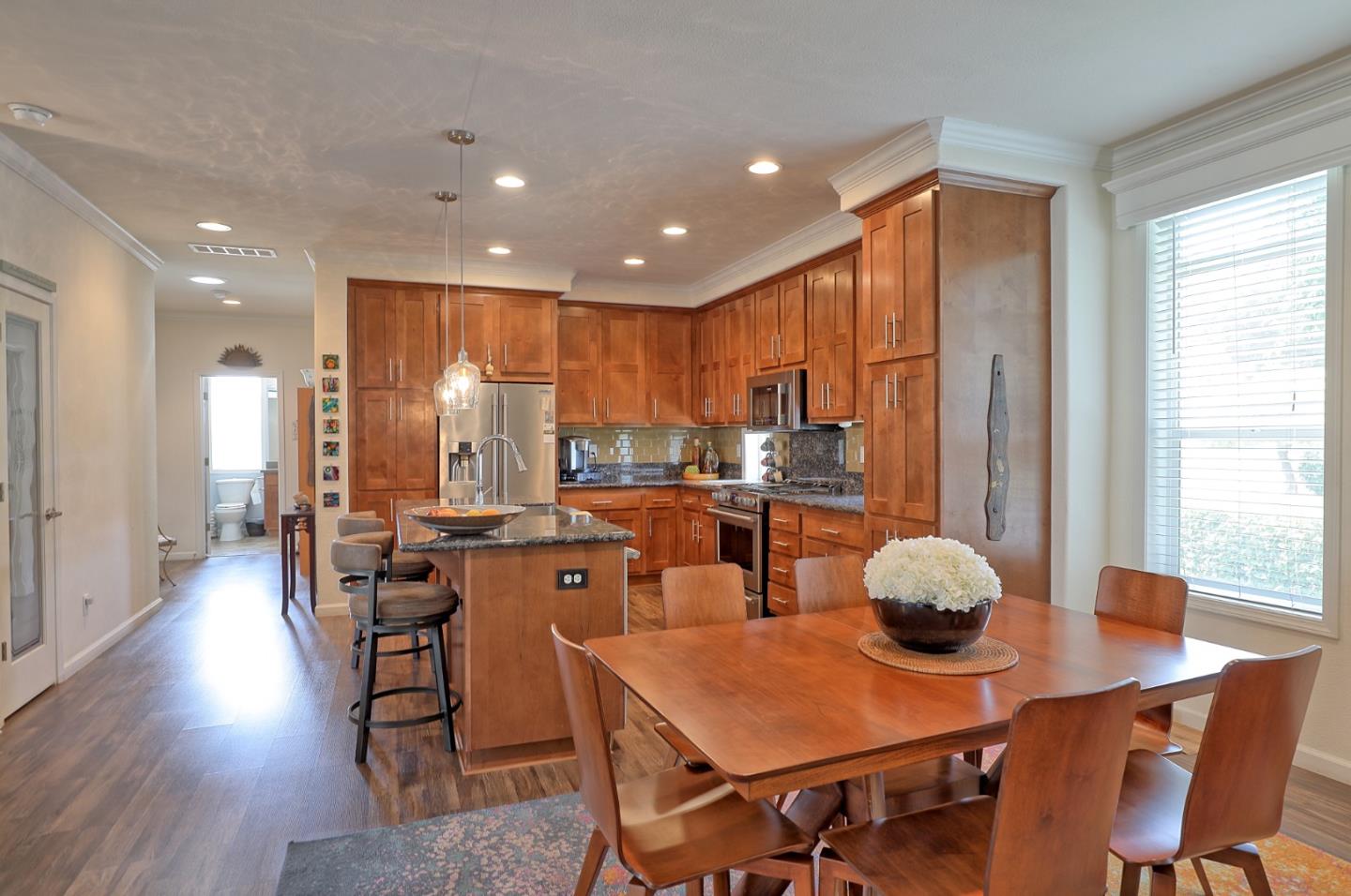 Detail Gallery Image 6 of 37 For 278 Summer Cir #278,  Morgan Hill,  CA 95037 - 3 Beds | 2 Baths