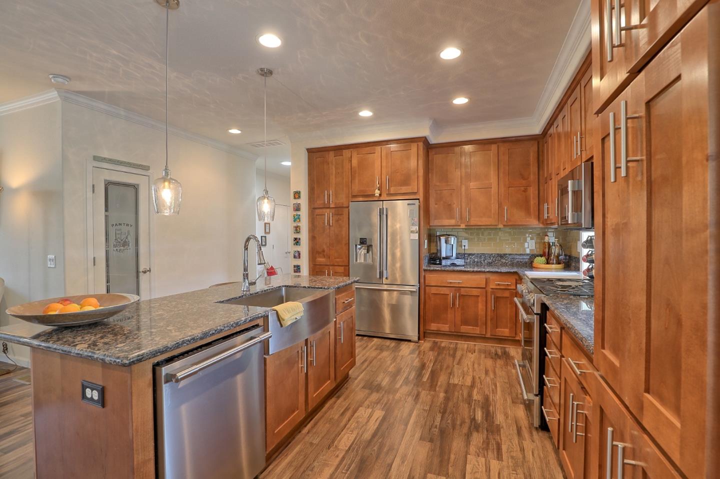 Detail Gallery Image 8 of 37 For 278 Summer Cir #278,  Morgan Hill,  CA 95037 - 3 Beds | 2 Baths