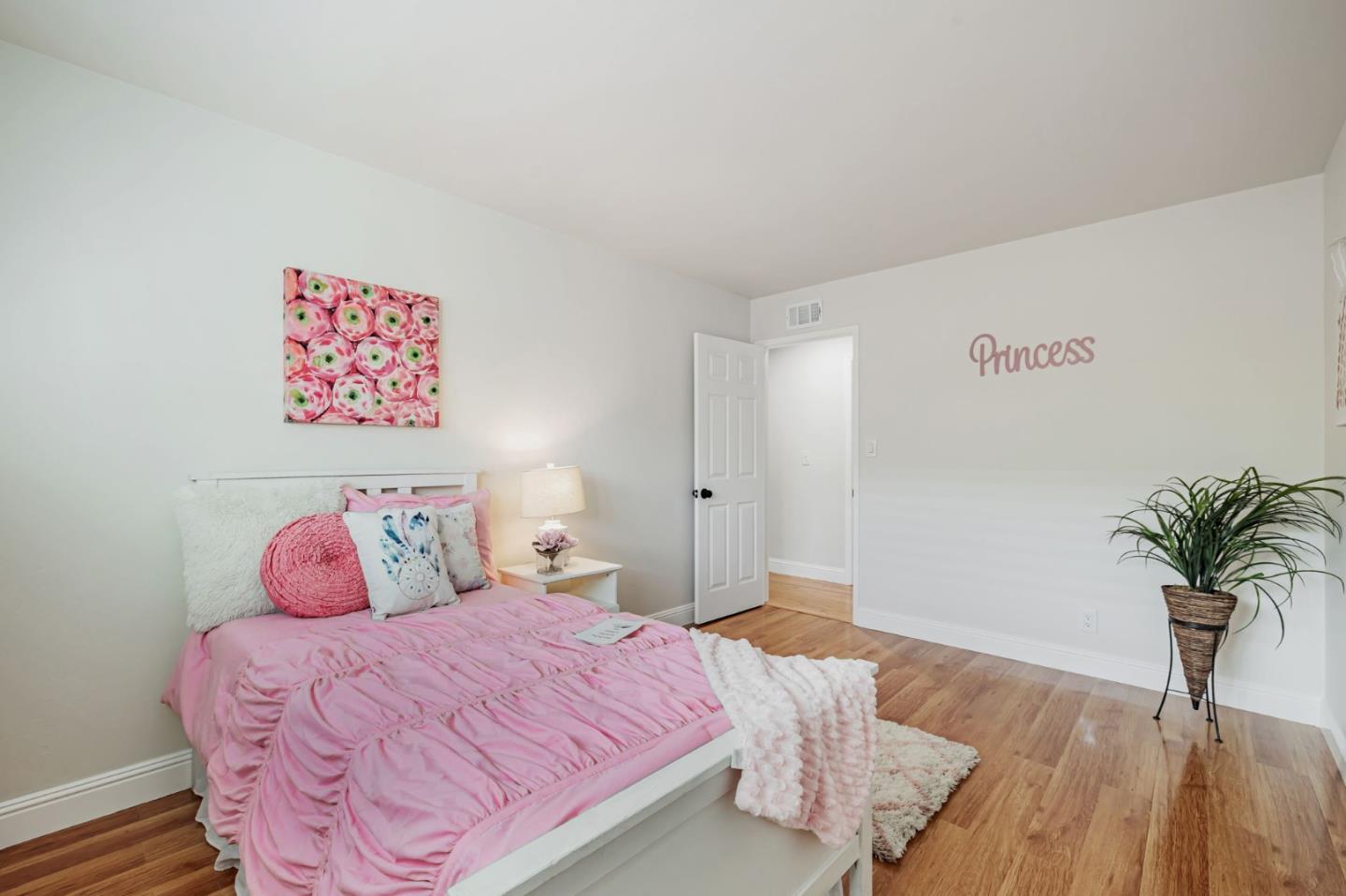 Detail Gallery Image 13 of 50 For 1329 Essex Way, San Jose,  CA 95117 - – Beds | – Baths