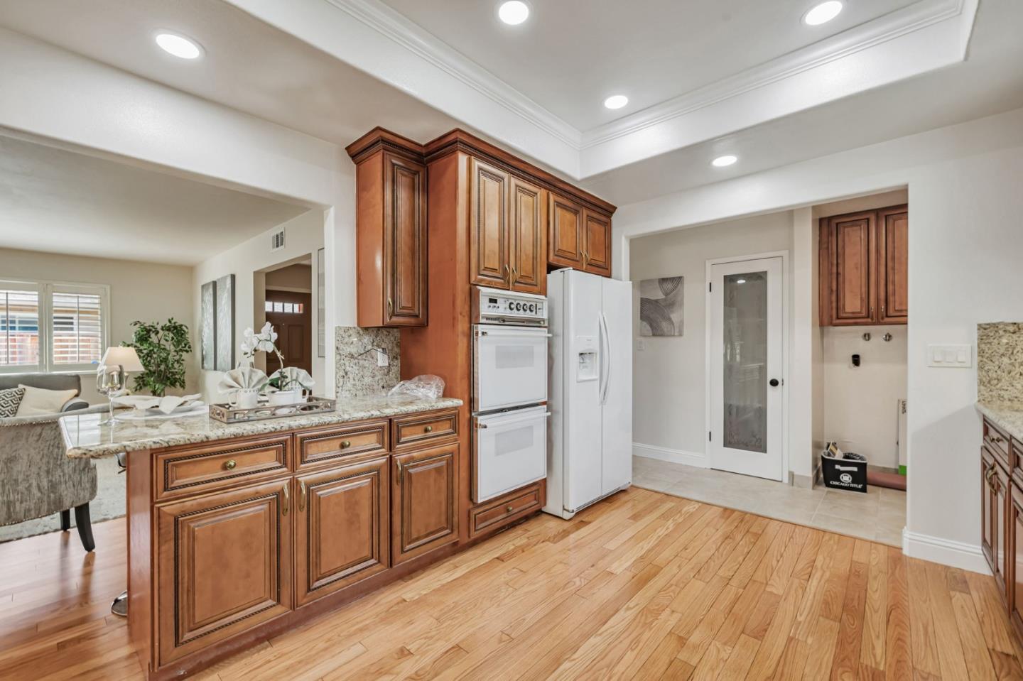 Detail Gallery Image 6 of 50 For 1329 Essex Way, San Jose,  CA 95117 - – Beds | – Baths