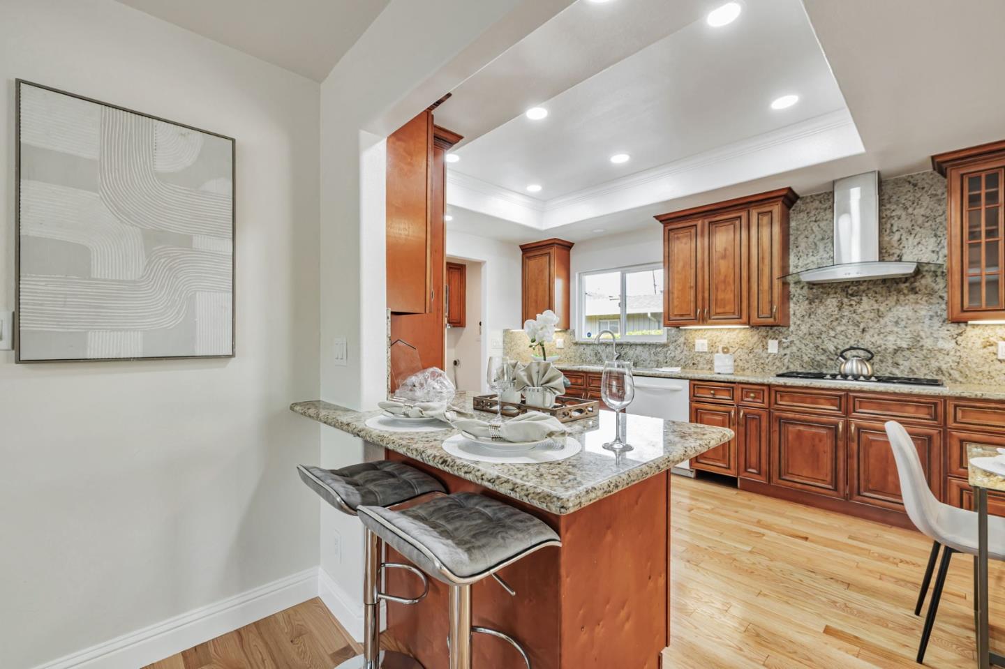 Detail Gallery Image 8 of 50 For 1329 Essex Way, San Jose,  CA 95117 - – Beds | – Baths