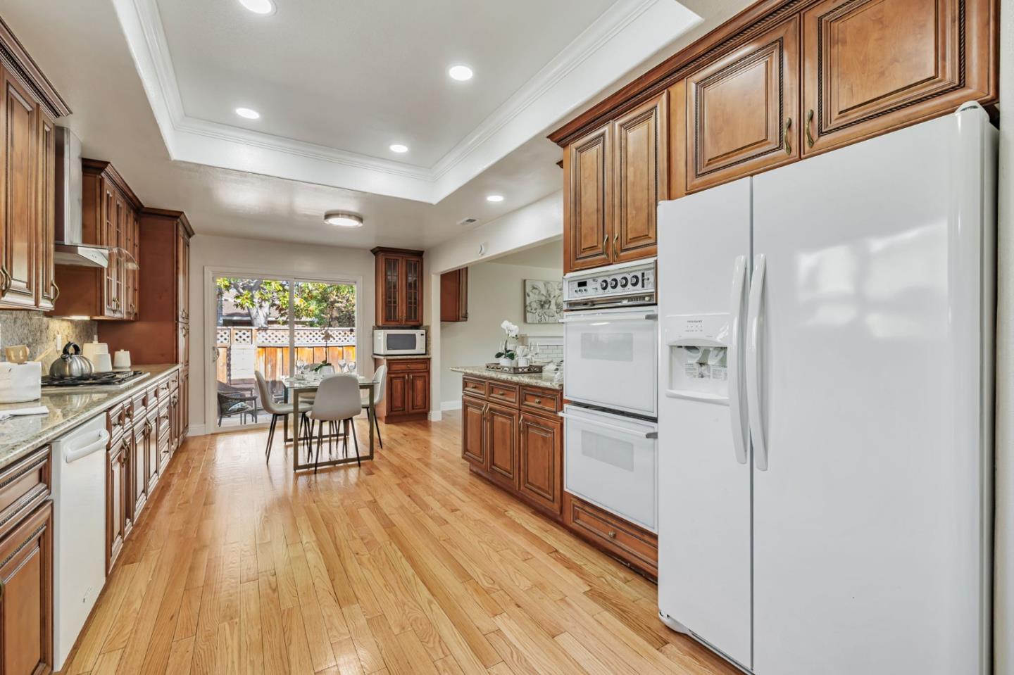 Detail Gallery Image 9 of 50 For 1329 Essex Way, San Jose,  CA 95117 - – Beds | – Baths