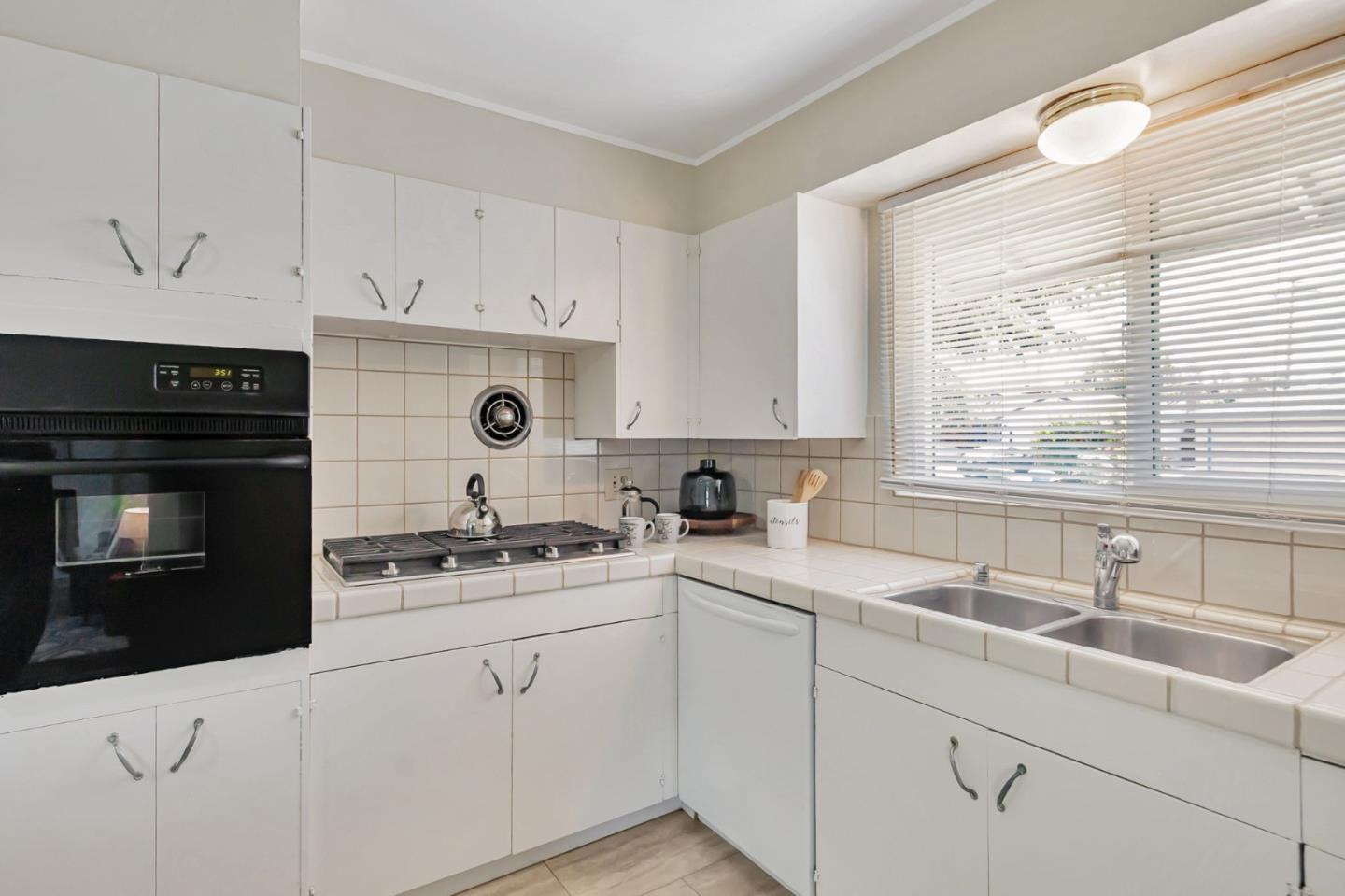 Detail Gallery Image 15 of 38 For 3473 Bonita Ct, Santa Clara,  CA 95051 - 3 Beds | 2 Baths