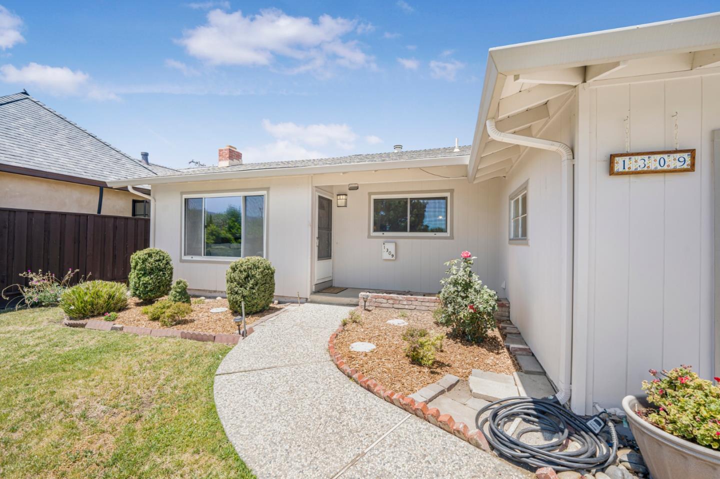 Detail Gallery Image 2 of 25 For 1309 Carlsen Way, San Jose,  CA 95118 - 3 Beds | 2 Baths