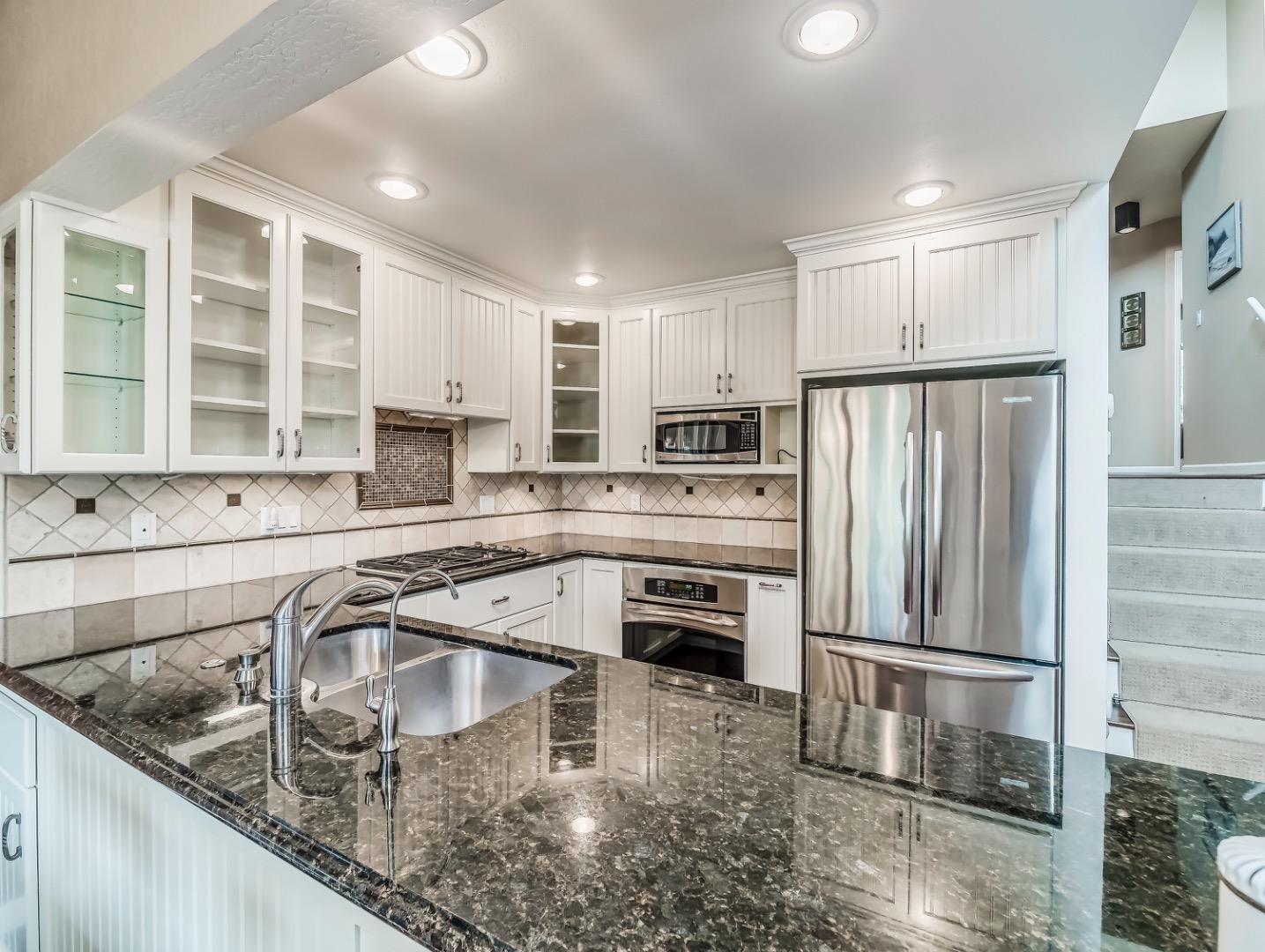 Detail Gallery Image 13 of 35 For 3006 Arlington Dr, Aptos,  CA 95003 - 2 Beds | 2 Baths