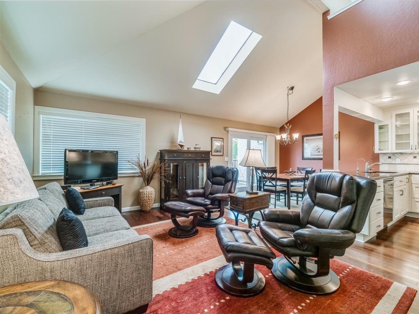 Detail Gallery Image 4 of 35 For 3006 Arlington Dr, Aptos,  CA 95003 - 2 Beds | 2 Baths