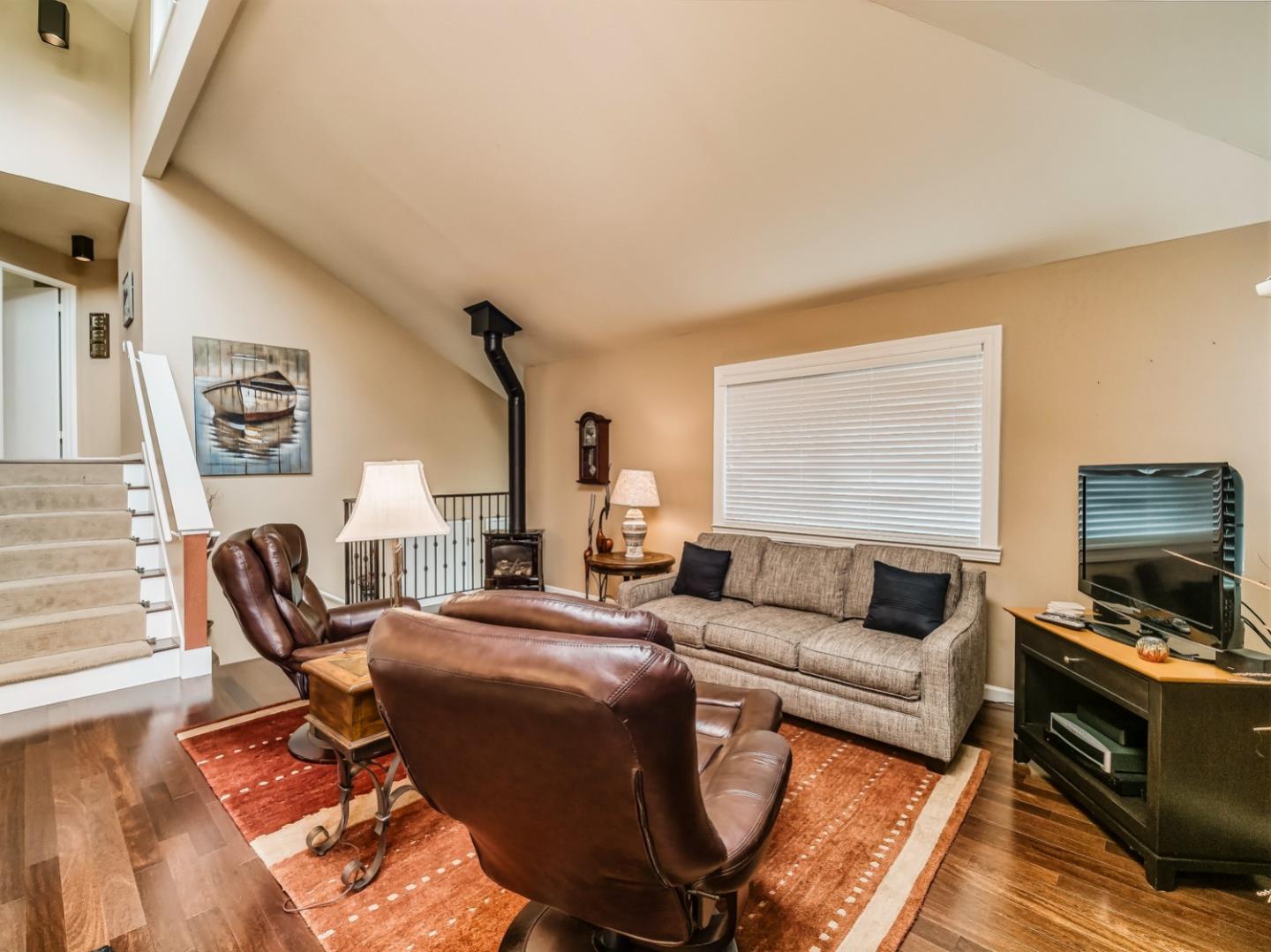 Detail Gallery Image 8 of 35 For 3006 Arlington Dr, Aptos,  CA 95003 - 2 Beds | 2 Baths