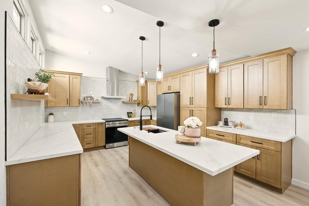 Detail Gallery Image 13 of 45 For 1180 Peterson Dr, Gilroy,  CA 95020 - 3 Beds | 2 Baths