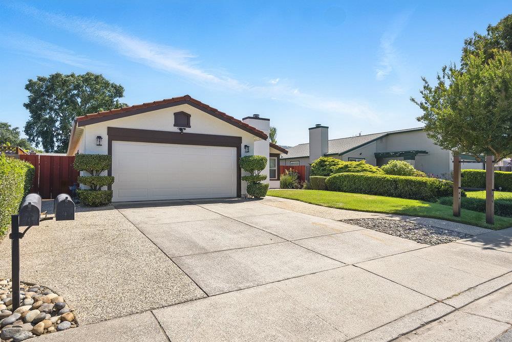 Detail Gallery Image 2 of 45 For 1180 Peterson Dr, Gilroy,  CA 95020 - 3 Beds | 2 Baths