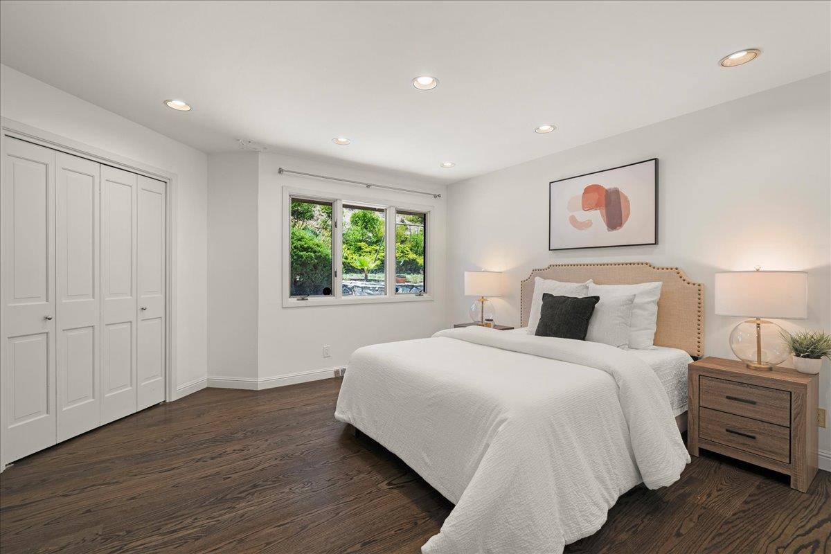 Detail Gallery Image 18 of 40 For 12911 Atherton Ct, Los Altos Hills,  CA 94022 - 5 Beds | 3/1 Baths