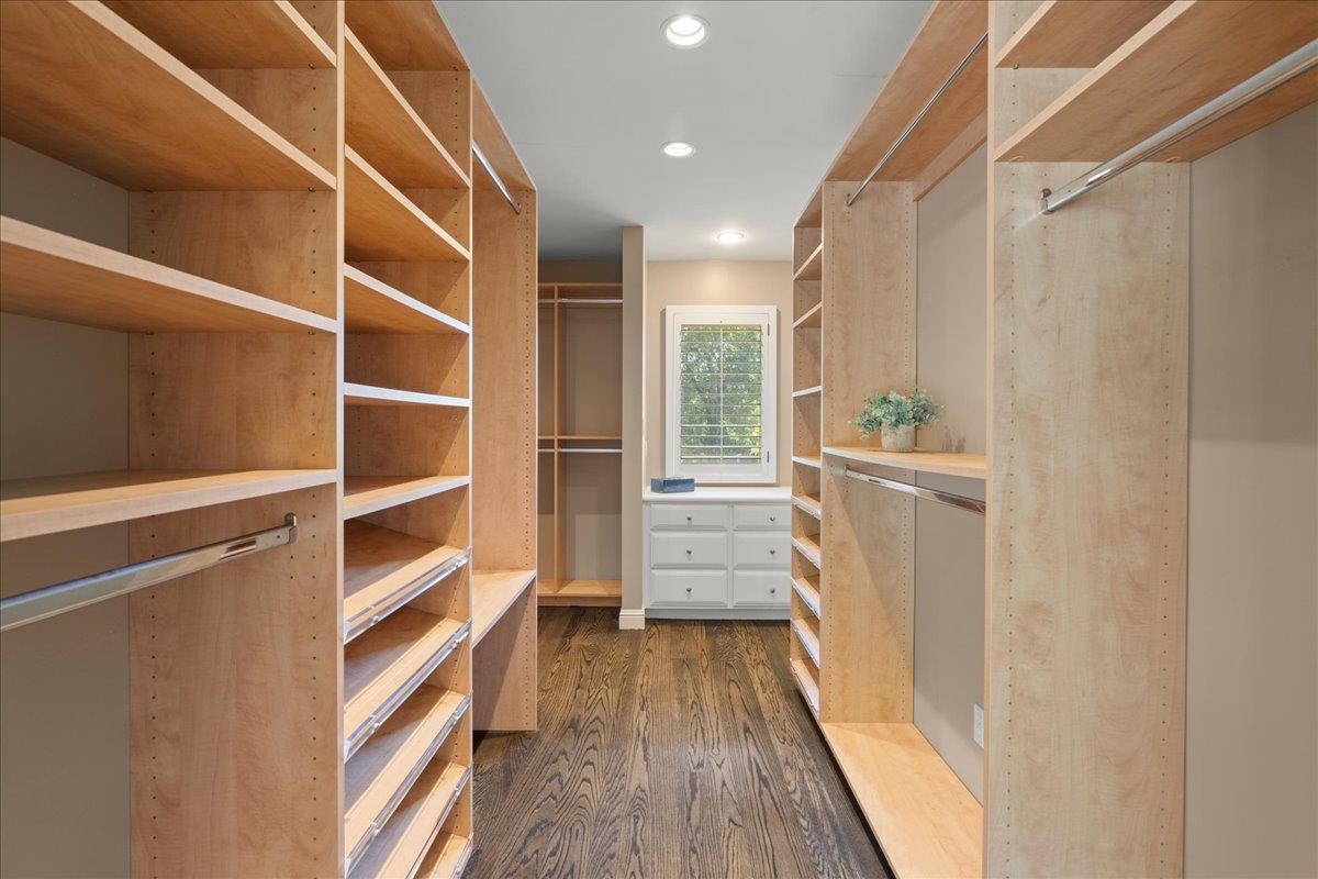 Detail Gallery Image 22 of 40 For 12911 Atherton Ct, Los Altos Hills,  CA 94022 - 5 Beds | 3/1 Baths
