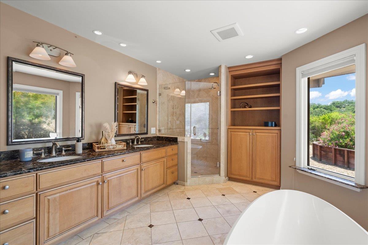 Detail Gallery Image 24 of 40 For 12911 Atherton Ct, Los Altos Hills,  CA 94022 - 5 Beds | 3/1 Baths