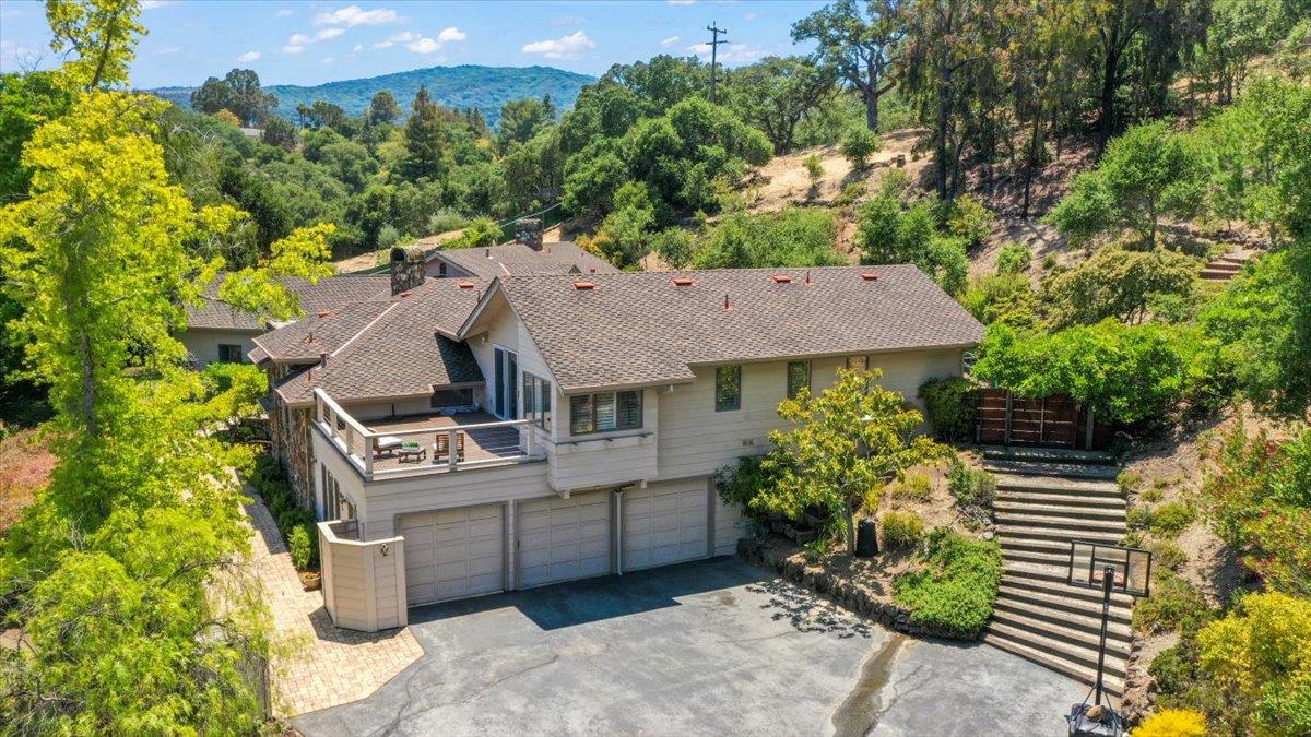 Detail Gallery Image 35 of 40 For 12911 Atherton Ct, Los Altos Hills,  CA 94022 - 5 Beds | 3/1 Baths
