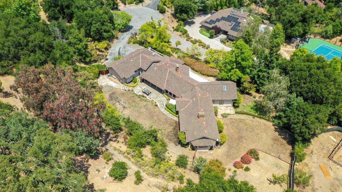 Detail Gallery Image 37 of 40 For 12911 Atherton Ct, Los Altos Hills,  CA 94022 - 5 Beds | 3/1 Baths