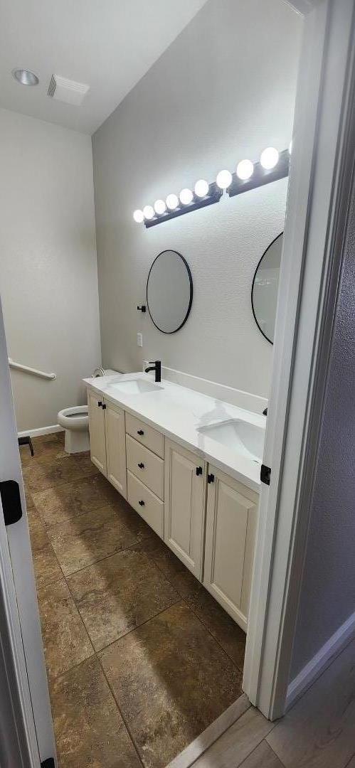 Detail Gallery Image 14 of 17 For 9657 Richlyn Way, Elk Grove,  CA 95757 - 3 Beds | 2 Baths