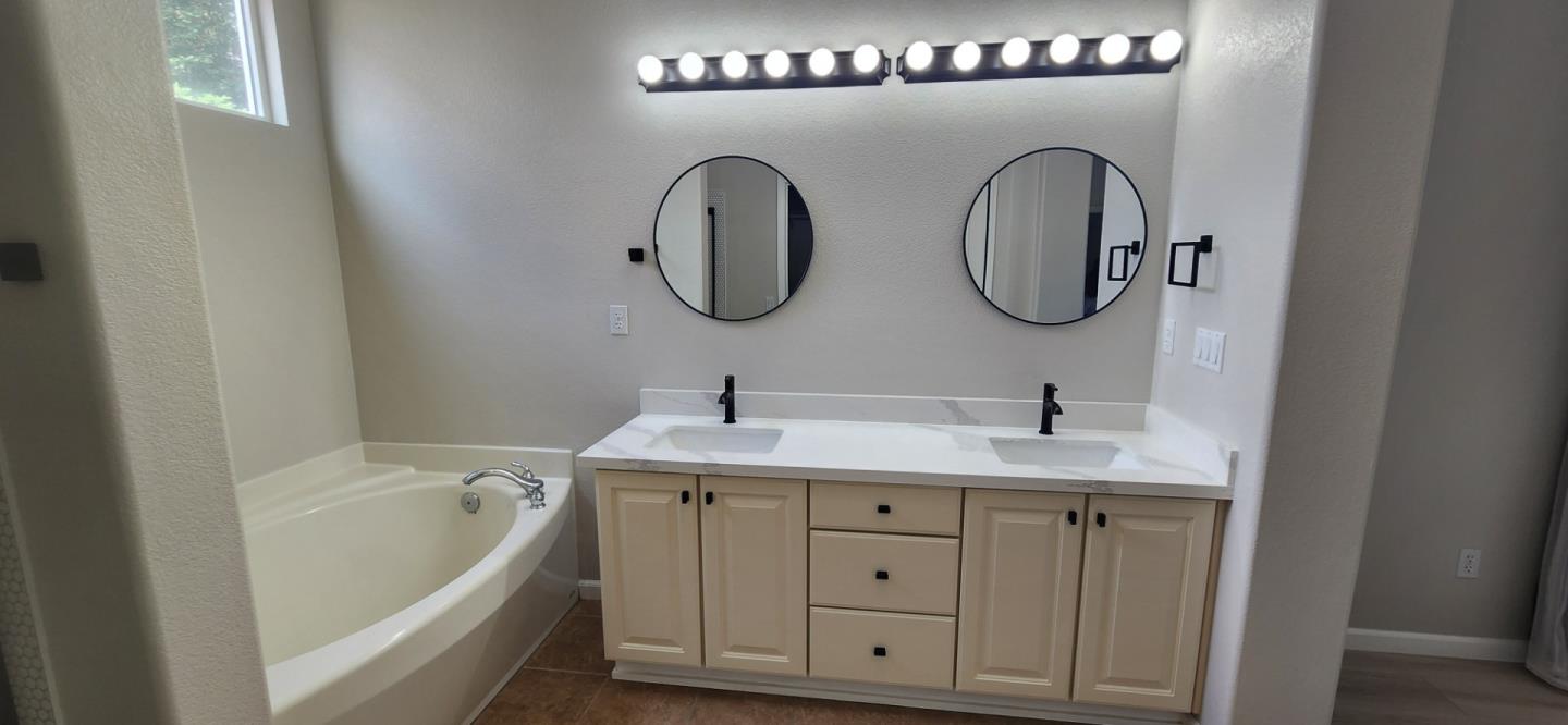 Detail Gallery Image 15 of 17 For 9657 Richlyn Way, Elk Grove,  CA 95757 - 3 Beds | 2 Baths