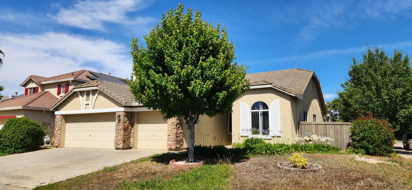 Detail Gallery Image 2 of 17 For 9657 Richlyn Way, Elk Grove,  CA 95757 - 3 Beds | 2 Baths