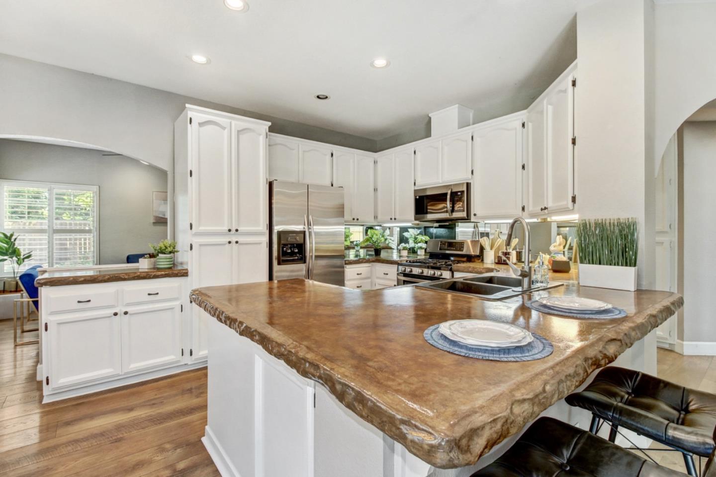 Detail Gallery Image 9 of 32 For 2817 Club Dr, Rocklin,  CA 95765 - 5 Beds | 3 Baths
